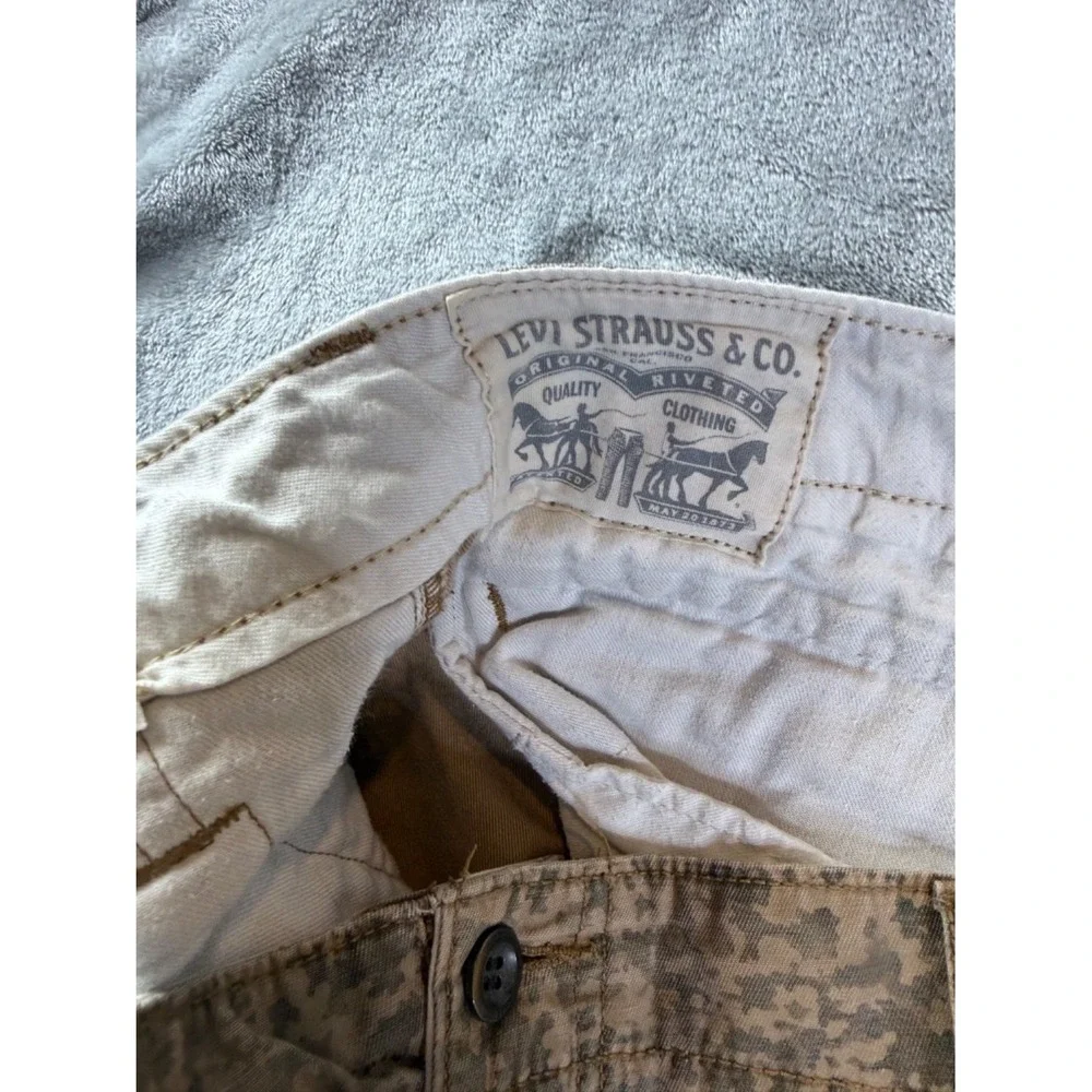 Levi's Mens Digital Camo Cargo Shorts Tan Brown Size 38 Pockets Multicolor